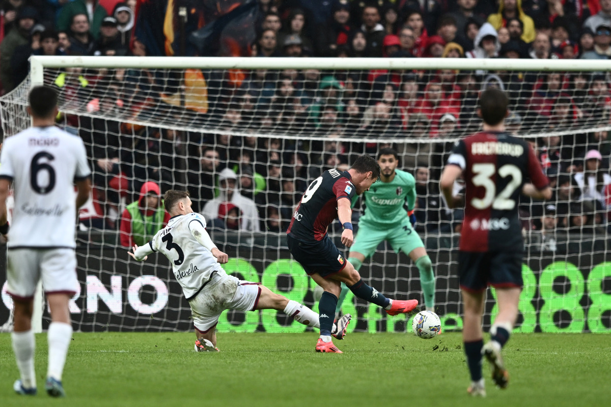 Genoa-Bologna 2-2, Pinamonti firma la rimonta del Grifone Genoa-Bologna 2-2, Pinamonti firma la rimonta del Grifone