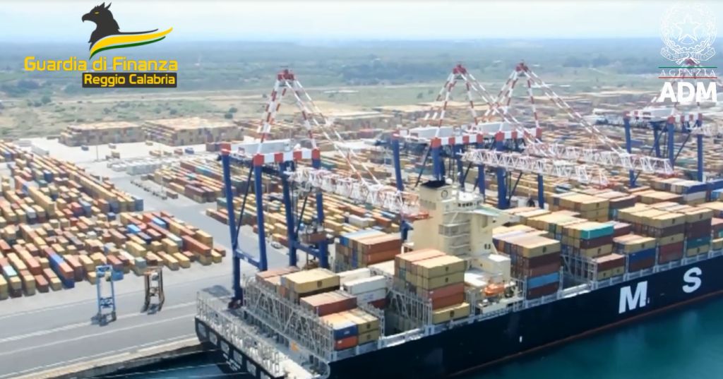 Sequestrati al porto di Gioia Tauro 110 kg di cocaina Sequestrati al porto di Gioia Tauro 110 kg di cocaina