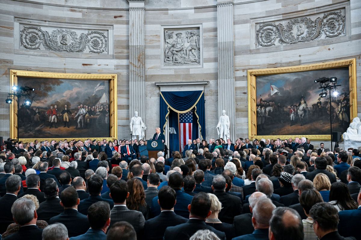 Trump giura da presidente “L’età dell’oro degli Stati Uniti inizia ora” Trump giura da presidente “L’età dell’oro degli Stati Uniti inizia ora”