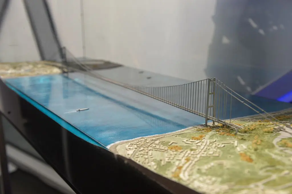 Ponte Stretto, da Eurolink e Webuild denuncia penale a Report e Doglioni Ponte Stretto, da Eurolink e Webuild denuncia penale a Report e Doglioni