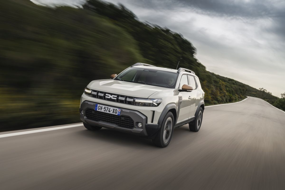 Nuovo Dacia Duster a suo agio sulla strada ma anche nell’off-road Nuovo Dacia Duster a suo agio sulla strada ma anche nell’off-road