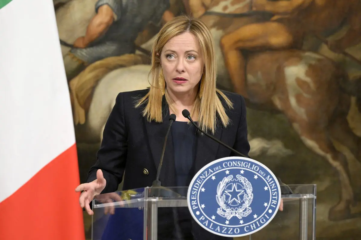 Difesa, telefonata tra Meloni e Scholz in vista del vertice Ue Difesa, telefonata tra Meloni e Scholz in vista del vertice Ue