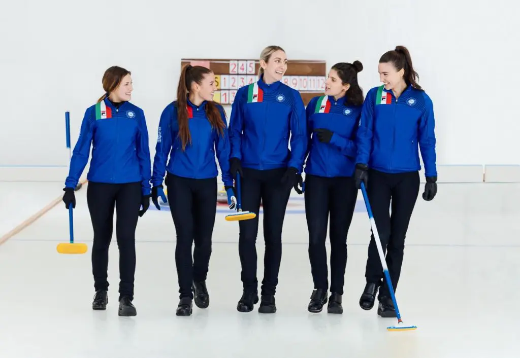 Milano-Cortina, Airbnb lancia un’esperienza con le Azzurre del curling Milano-Cortina, Airbnb lancia un’esperienza con le Azzurre del curling
