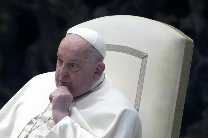 Sciolta la progonosi per il Papa ma proseguirà la terapia in ospedale Sciolta la progonosi per il Papa ma proseguirà la terapia in ospedale