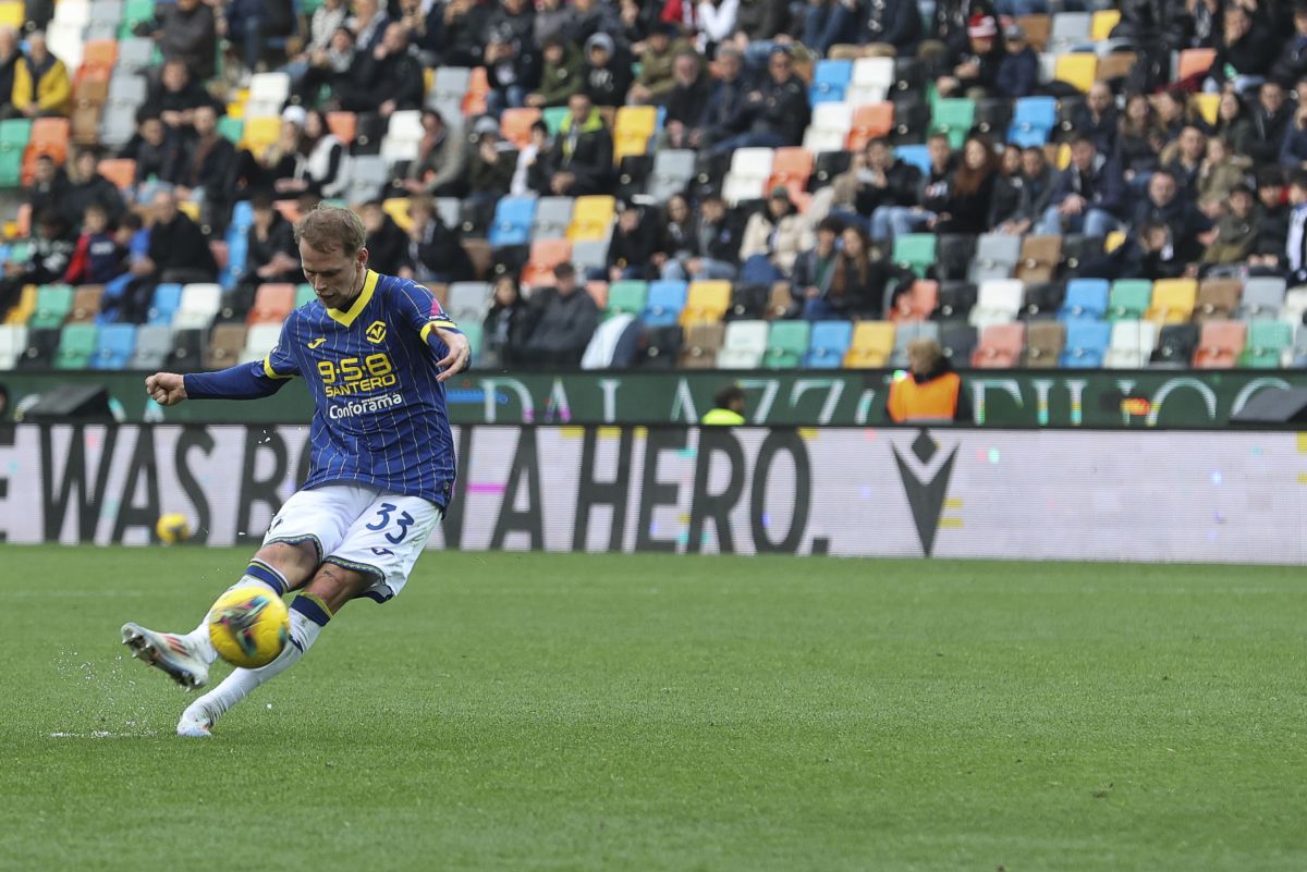 Il Verona vince a Udine, decide una punizione di Duda Il Verona vince a Udine, decide una punizione di Duda
