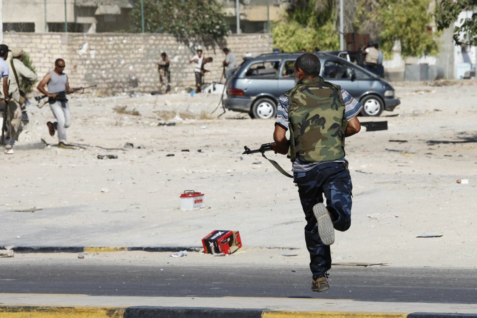 Scontri in Libia, formato battaglione neutrale per garantire la tregua a Tripoli Scontri in Libia, formato battaglione neutrale per garantire la tregua a Tripoli