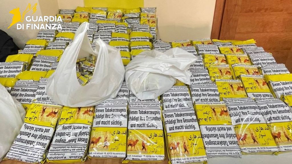 Contrabbando di tabacchi, sequestro da 20 Kg a Caltanissetta Contrabbando di tabacchi, sequestro da 20 Kg a Caltanissetta
