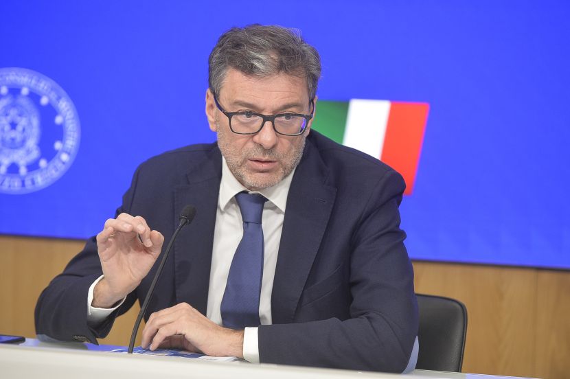 Giorgetti “Completamento del federalismo fiscale obiettivo complesso” Giorgetti “Completamento del federalismo fiscale obiettivo complesso”