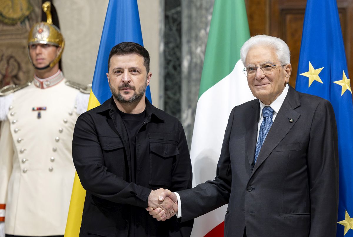 Ucraina, Mattarella a Zelensky “Dall’Italia sempre pieno sostegno” Ucraina, Mattarella a Zelensky “Dall’Italia sempre pieno sostegno”