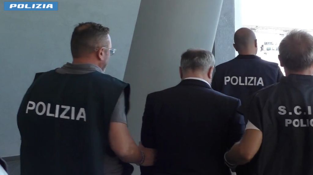 Droga, estradato dall’Albania latitante condannato a 25 anni Droga, estradato dall’Albania latitante condannato a 25 anni
