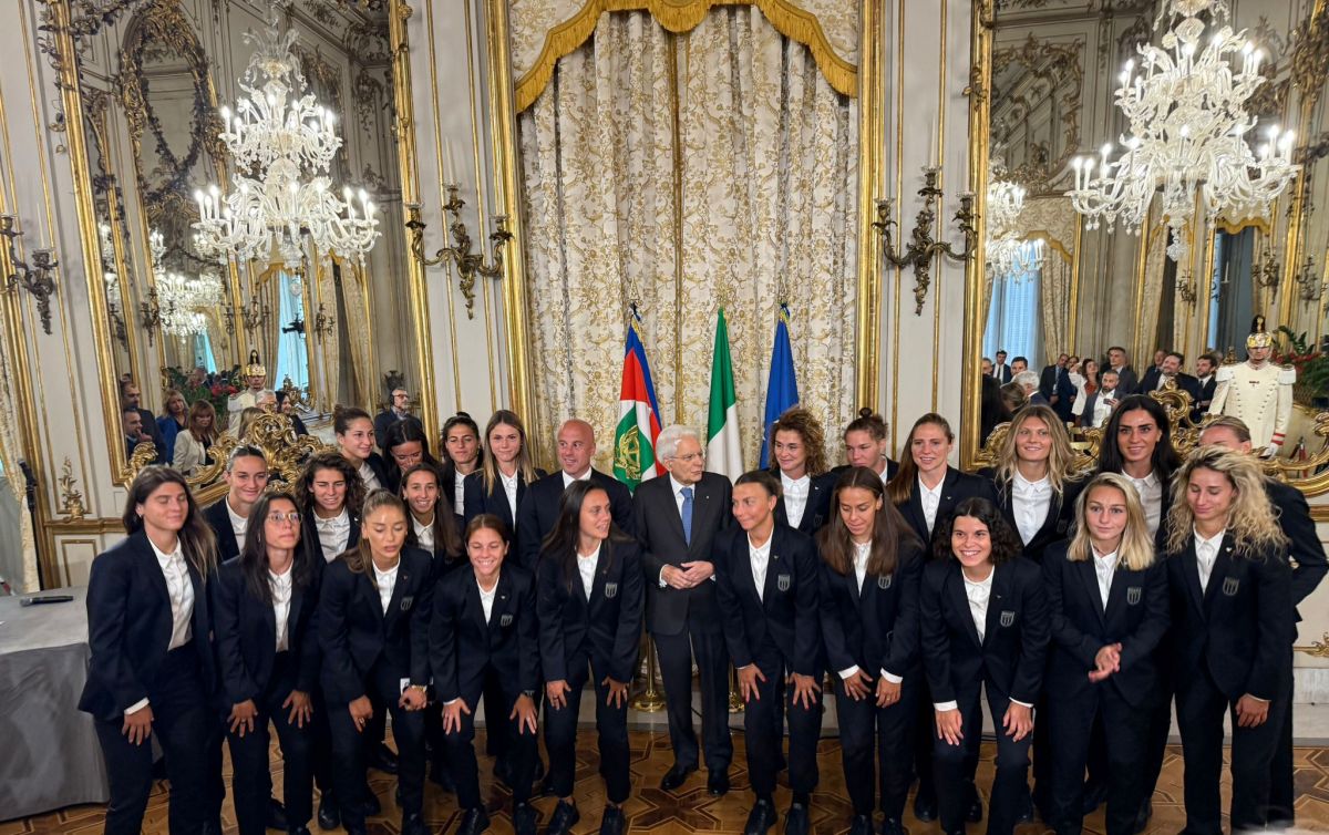 Mattarella a Nazionale donne “Scritta bellissima pagina di sport” Mattarella a Nazionale donne “Scritta bellissima pagina di sport”