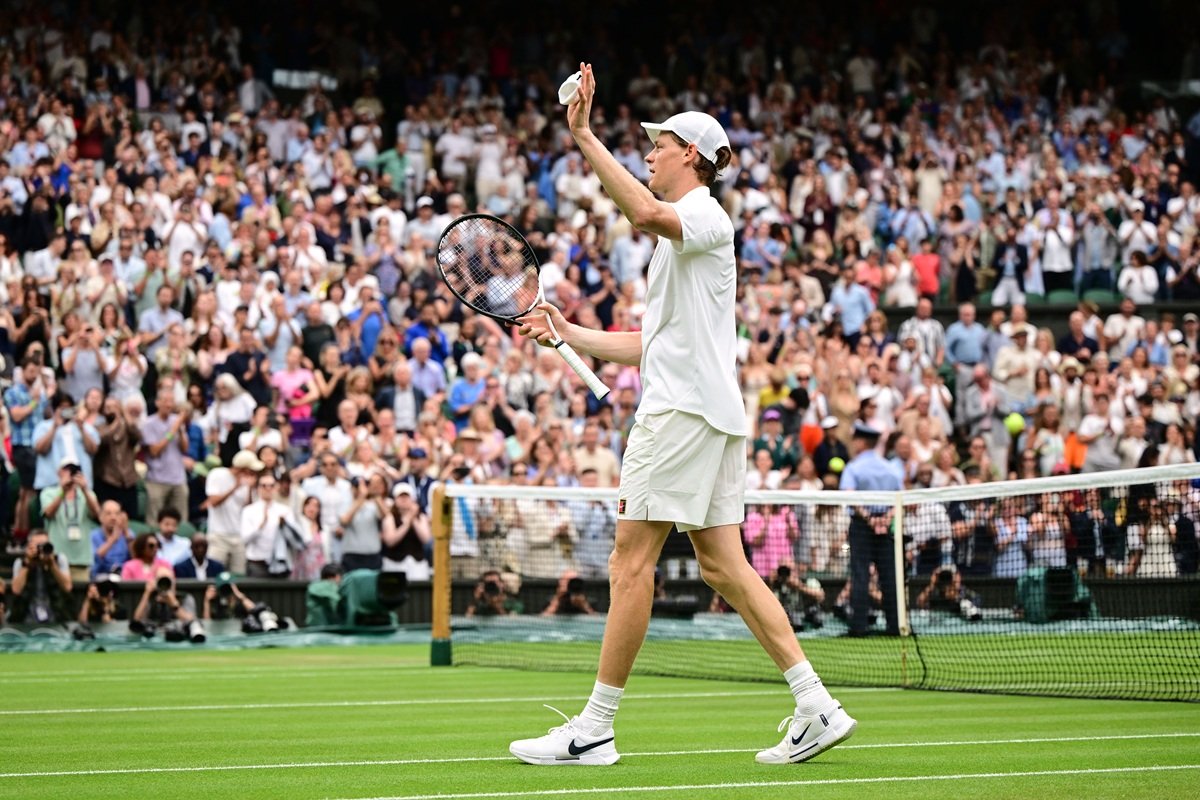 Sinner agli ottavi a Wimbledon, avanti anche Cobolli Sinner agli ottavi a Wimbledon, avanti anche Cobolli