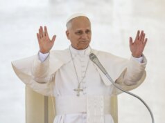 Papa “L’umanità soffre per ingiustizie e guerre, costruire la fraternità”