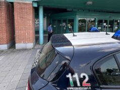 Scoperto dopo aver rubato superalcolici aggredisce addetto alla sicurezza del supermercato, arrestato