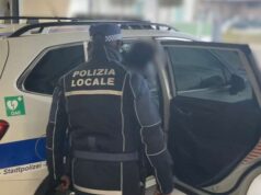 Diciassettenne arrestato a Bologna per resistenza a pubblico ufficiale e detenzione ai fini di spaccio di stupefacenti