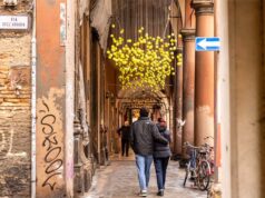 Coppa Davis, 500 palline da tennis in via San Felice a Bologna