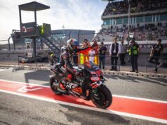 Pole position di Bezzecchi su Alex Marquez a Valencia, Bagnaia 16°