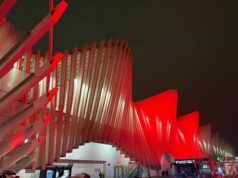 Contro la violenza sulle donne anche le stazioni ferroviarie di Reggio Emilia si tingono di rosso