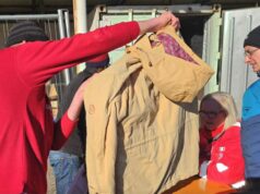 Sabato a Modena raccolta straordinaria di indumenti maschili di Porta Aperta e Croce Rossa