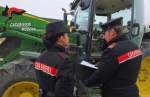 Fermati dai carabinieri di Modena 4 albanesi indagati per il furto di 28 trattori agricoli e 17 tra autovetture e furgoni
