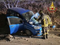 In contromano sulla Modena-Sassuolo: scontro frontale tra due auto