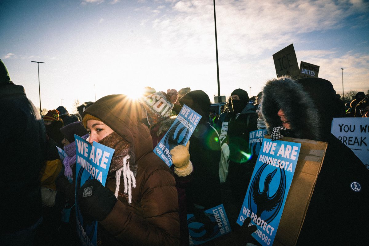 In migliaia a Minneapolis contro Ice, appare a sorpresa Bruce Springsteen