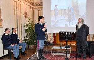 “Oltre la perdita. La speranza che genera sicurezza”: incontro in Questura a Reggio con il maestro spirituale Bormolini