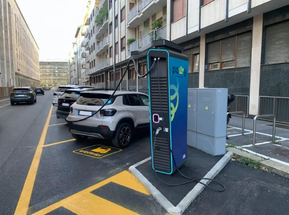 Mobilità, Powy investe 900 mila euro per oltre 100 punti di ricarica a Milano