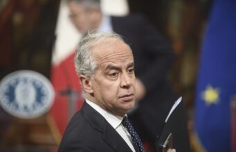 Migranti, Piantedosi “Nel primo trimestre 2026 arrivi -33%”