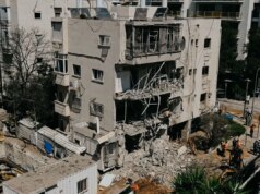 Ondata di missili balistici dall’Iran contro Israele, sei feriti