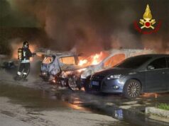 Diversi autoveicoli distrutti da un incendio nella notte a Formigine
