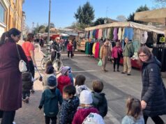 “Piccoli passi nel paese”: un progetto educativo che unisce i nidi d’infanzia alle attività commerciali