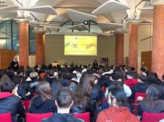 L’intelligenza artificiale non elimina il lavoro, lo trasforma e ci costringe a diventare migliori