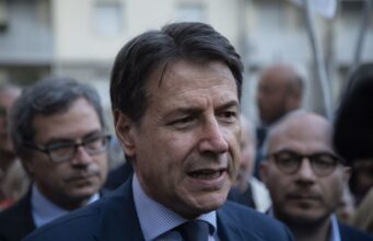Iran, Conte “Ue condanni le azioni di Trump e l’Italia tassi gli extraprofitti”