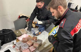 Blitz antidroga a Roma, 13 arresti tra Magliana e clan Senese