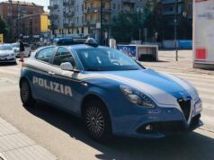 Reggio Emilia, ruba denaro all’interno di un negozio e poi scappa: riconosciuto e denunciato