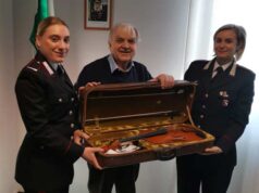 Bibbiano: durante una perquisizione, i Carabinieri recuperano una viola dal valore di 40mila euro sottratta al fratello di Romano Prodi. Minorenne denunciato