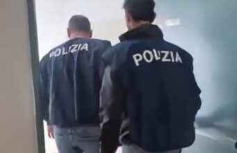 Arrestato a Lecce giovane anarchico, sequestrato manuale per ordigni