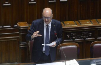 Scuola, Valditara “La stagione dei blocchi contrattuali definitivamente superata”