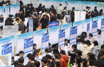 Cina, il mercato del lavoro stabile ad aprile