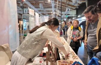 La città cinese di Jingdezhen porta le sue ceramiche alla Mida di Firenze