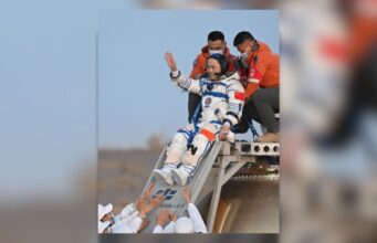 Atterrata in Cina la capsula di rientro della stazione spaziale Shenzhou-22