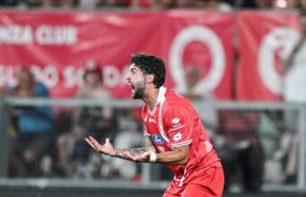 Il Monza torna in Serie A, Catanzaro vince 2-0 ma non basta