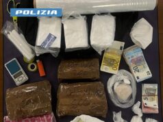 Trovato in casa con quasi 2 chili di droga e 13 mila euro in contanti: arrestato presunto pusher