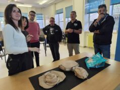 Distretto di Mirandola: donati dieci manichini per il primo soccorso, a supporto dell’educazione sanitaria nelle scuole