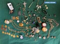 Modena: tenta di rapinare monili preziosi ad un anziano ma i vicini lo bloccano. Arrestato