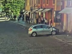 Modena: auto falcia una decina di pedoni in via Emilia centro, numerosi feriti