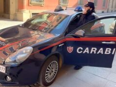Ingiuria e percuote i passanti in corso Mazzini a Molinella. Arrestata dai carabinieri