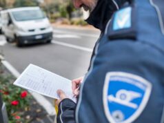 Maranello, usava un pass disabili intestato alla suocera deceduta: 76enne sanzionato dalla Polizia locale