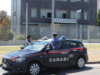 Casalgrande: scaglia sassi contro le auto e aggredisce i carabinieri, arrestato